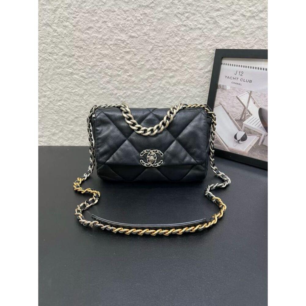 Chanel Women Pre-Loved Bag Very Good Condition